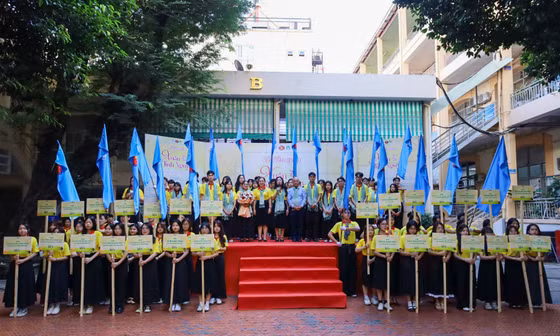 Rực rỡ sắc Xuân trong lễ tiễn quân chiến dịch Xuân tình nguyện Nhân văn năm 2026