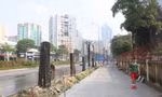Hà Nội xén vỉa hè, chặt chuyển cây xanh