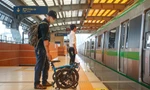 Hanoi Metro xin lỗi về sự việc nhân viên 'cấm hành khách mang xe đạp điện lên tàu'
