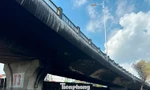 Cầu Vĩnh Tuy phải sửa chữa lớn sau vụ cháy bãi xe dưới gầm cầu
