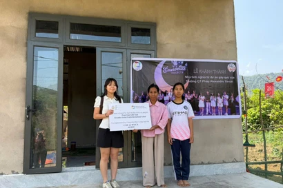 Dự án thiện nguyện Projet Émerveillé của học sinh Trường Quốc tế Pháp tặng nhà cho gia đình khó khăn ở Quảng Trị 