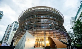 Đại học Văn Lang "thay áo" mới, giao diện khiến sinh viên ngỡ đang ở trời Tây