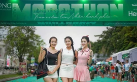 Hoa hậu Trúc Linh và dàn người đẹp cổ vũ các VĐV giải Tiền Phong Half Marathon