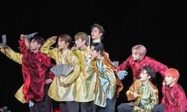 Khoảnh khắc Top 11 Tân binh Thăng Cấp tỏa sáng tại concert ALL-ROUNDER