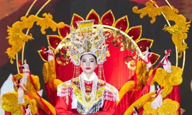 Hoa hậu Tiểu Vy lộng lẫy trong thiết kế cổ trang nhưng vì sao netizen lại lo lắng?