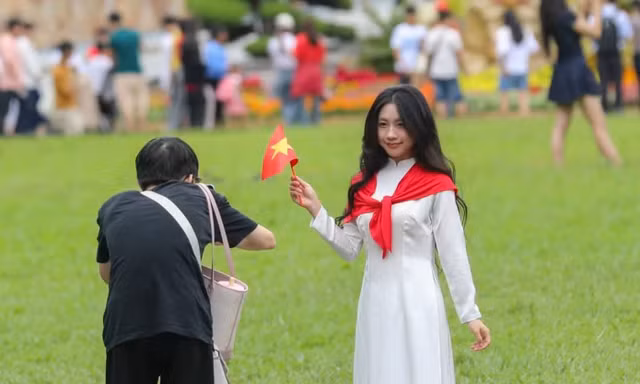 Dinh Độc Lập lên tiếng về việc thu phí máy ảnh