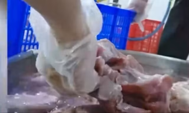Nghi “hô biến” thịt hết hạn vào trường học: Lập đoàn kiểm tra khẩn