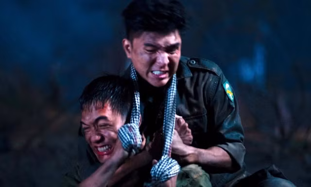 Lý do 'Mưa đỏ' lập kỷ lục chưa từng có 