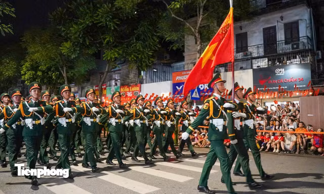 Những khoảnh khắc ấn tượng trong buổi tổng hợp luyện lần 2 tại Quảng trường Ba Đình