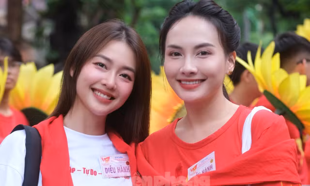 Phỏng vấn độc quyền dàn nghệ sĩ sơ duyệt A80: 'Choáng ngợp vì sức nóng'