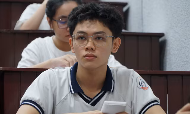 Đại học Quốc gia TPHCM lên tiếng vụ thi đánh giá năng lực nghi giống đề nước ngoài