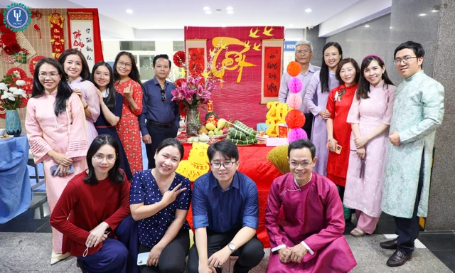 'Mưa thưởng Tết' ở các trường đại học tại TPHCM