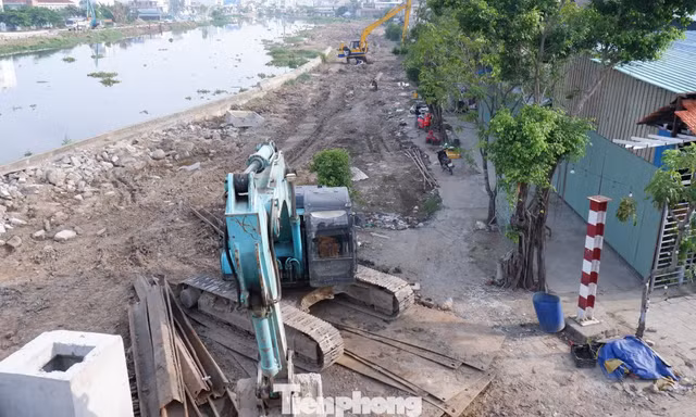 TPHCM bối rối vì 17 triệu m3 bùn nạo vét kênh rạch chưa có chỗ đổ