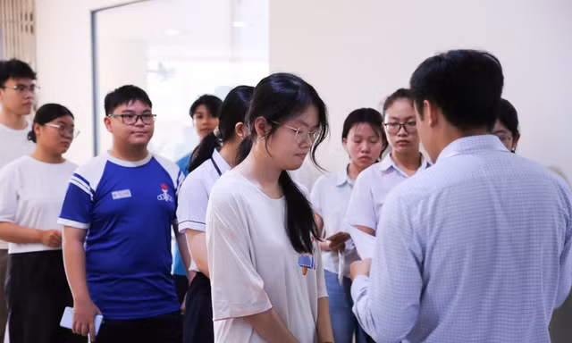 Điểm chuẩn cao chót vót, thủ khoa vẫn có thể trượt đại học Sư phạm TPHCM