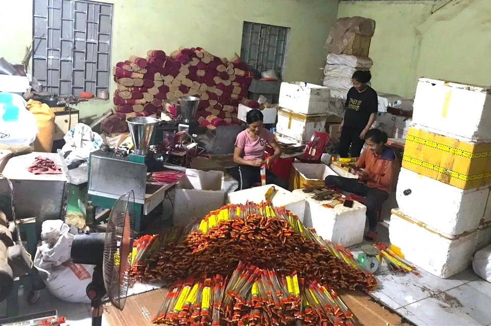 Làng Nghề Hương Trầm Quỳnh Thắng Tất Bật Sản Xuất Phục Vụ Tết Bính Ngọ 2026