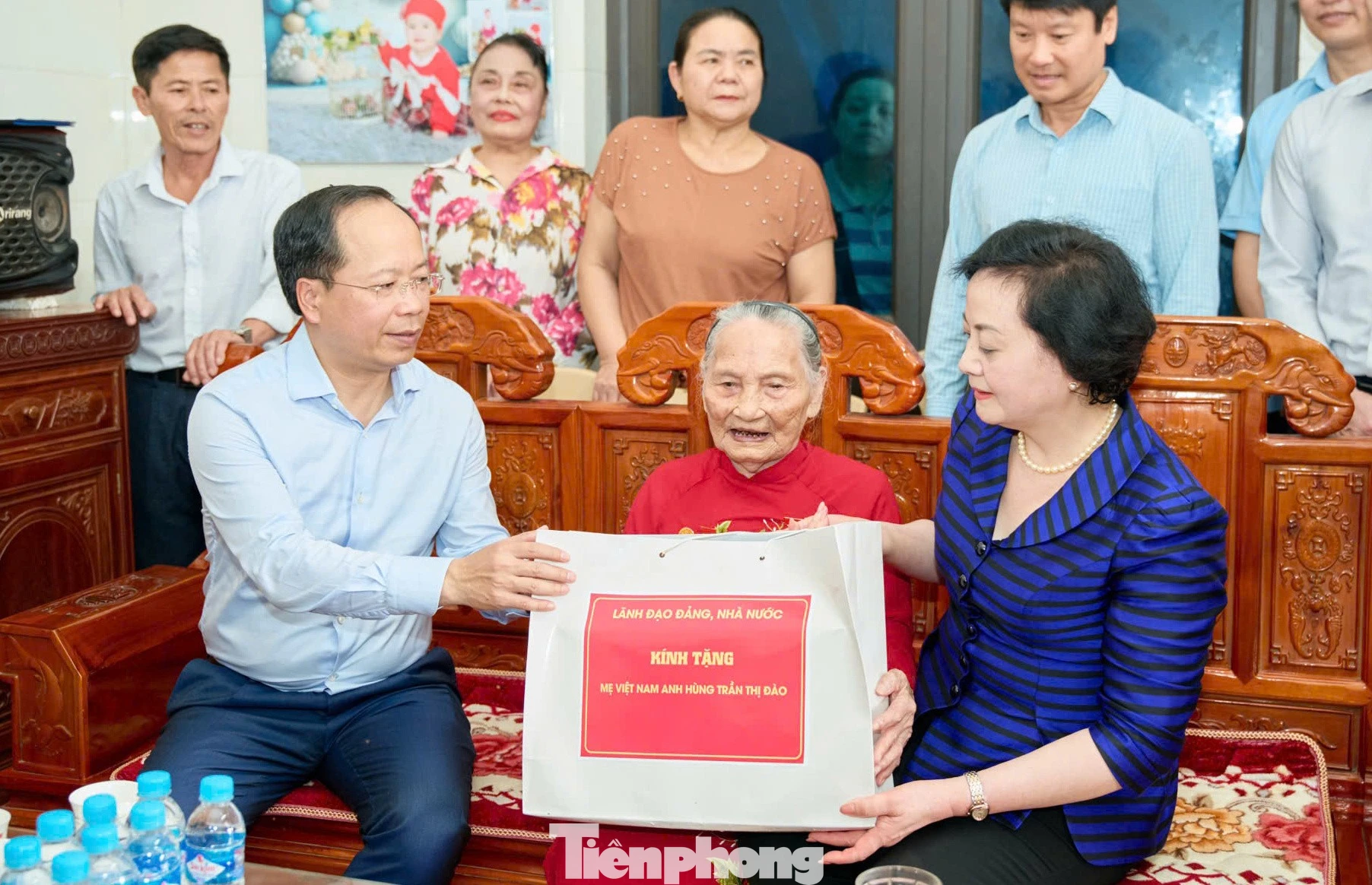 Phó Thủ tướng Phạm Thị Thanh Trà thăm Mẹ Việt Nam Anh hùng và kiểm tra trung tâm hành chính tại Hà Tĩnh