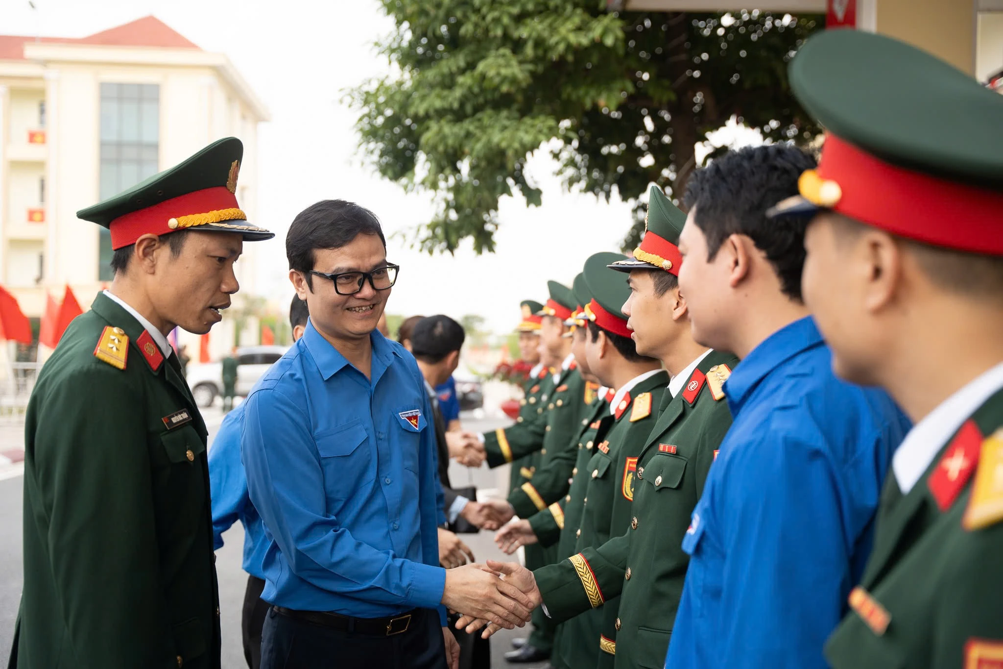 Bí thư thứ nhất T.Ư Đoàn thăm, chúc Tết lực lượng Cảnh vệ và Thông tin liên lạc