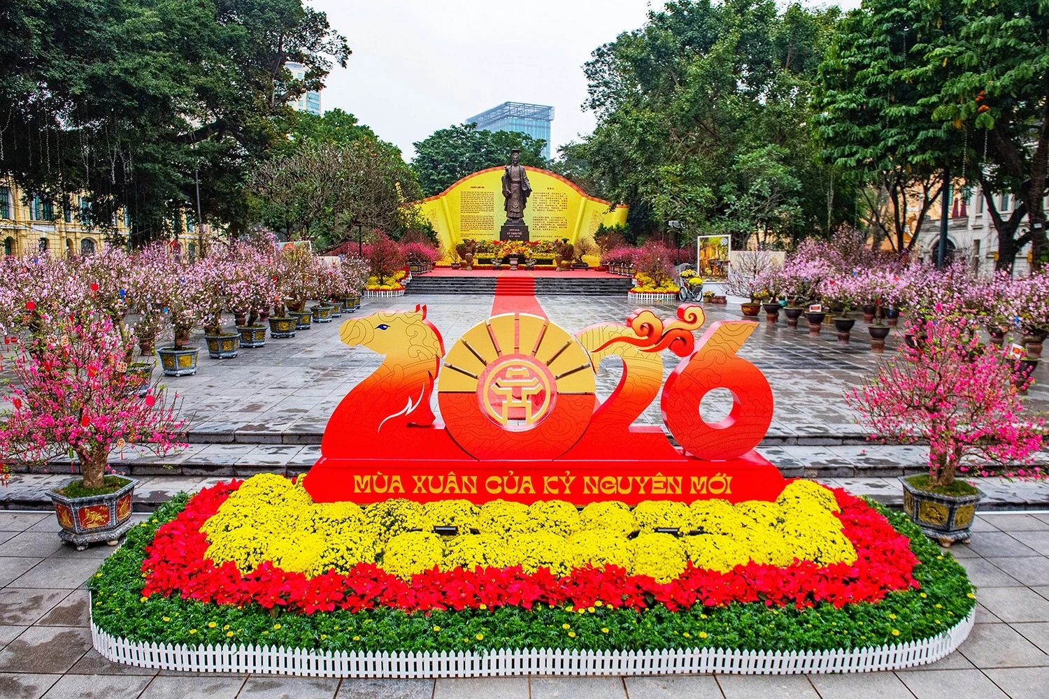 Hà Nội Khoác Áo Mới: Công Viên Thông Thoáng Đón Xuân Bính Ngọ 2026