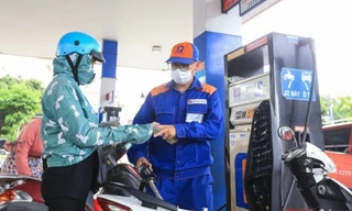 Vì sao cần tiết kiệm điện khi giá xăng dầu thay đổi do tình hình Trung Đông?