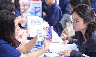 AI hỗ trợ gợi ý nguyện vọng đại học.