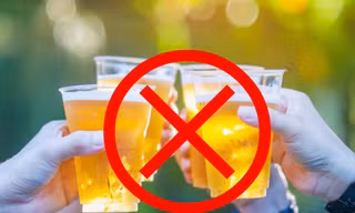 Có phải cha mẹ sẽ bị phạt nếu con dưới 18 tuổi uống rượu bia? Thực tế là gì?