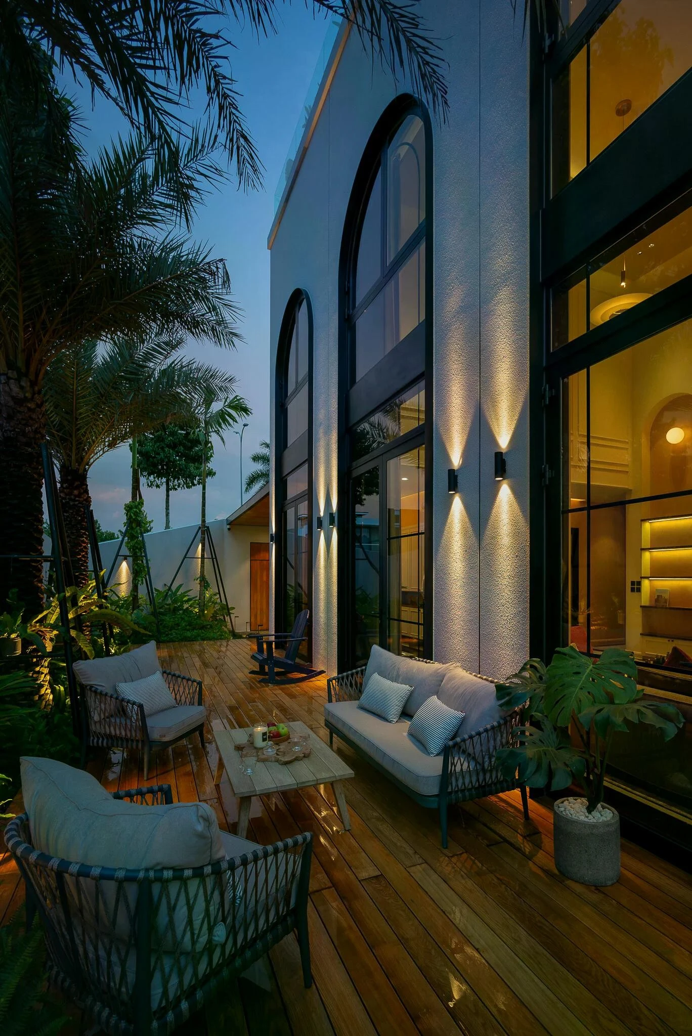 Biệt thự 180m2 ven sông Sài Gòn: Kiến trúc tinh giản, không gian nghỉ dưỡng hiện đại