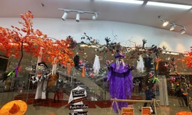 Phố 'đồ ma quái' ở TPHCM vắng khách dịp Halloween