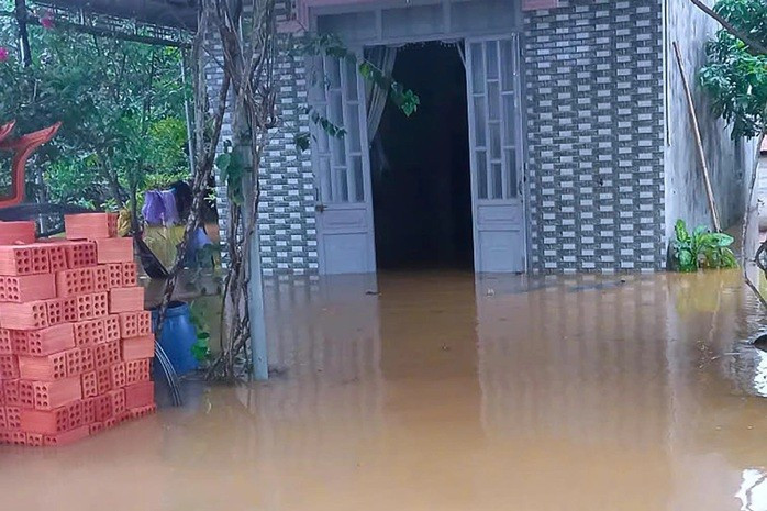 Nhiều tuyến đường, nhà dân bị ngập ở xã Đak Lua, tỉnh Đồng Nai