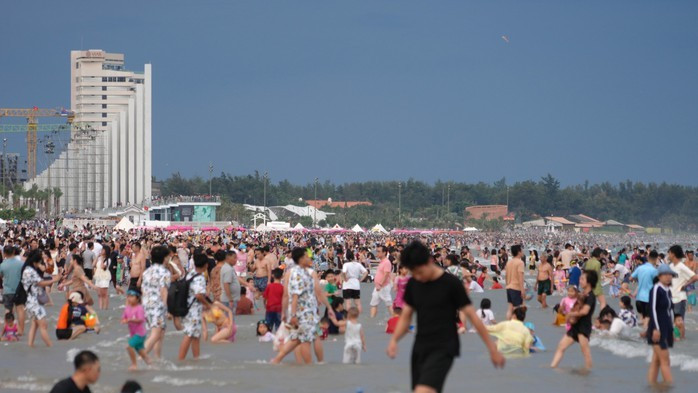Rất đông du khách chọn Vũng Tàu là điểm đến cho kỳ nghỉ lễ Quốc Khánh