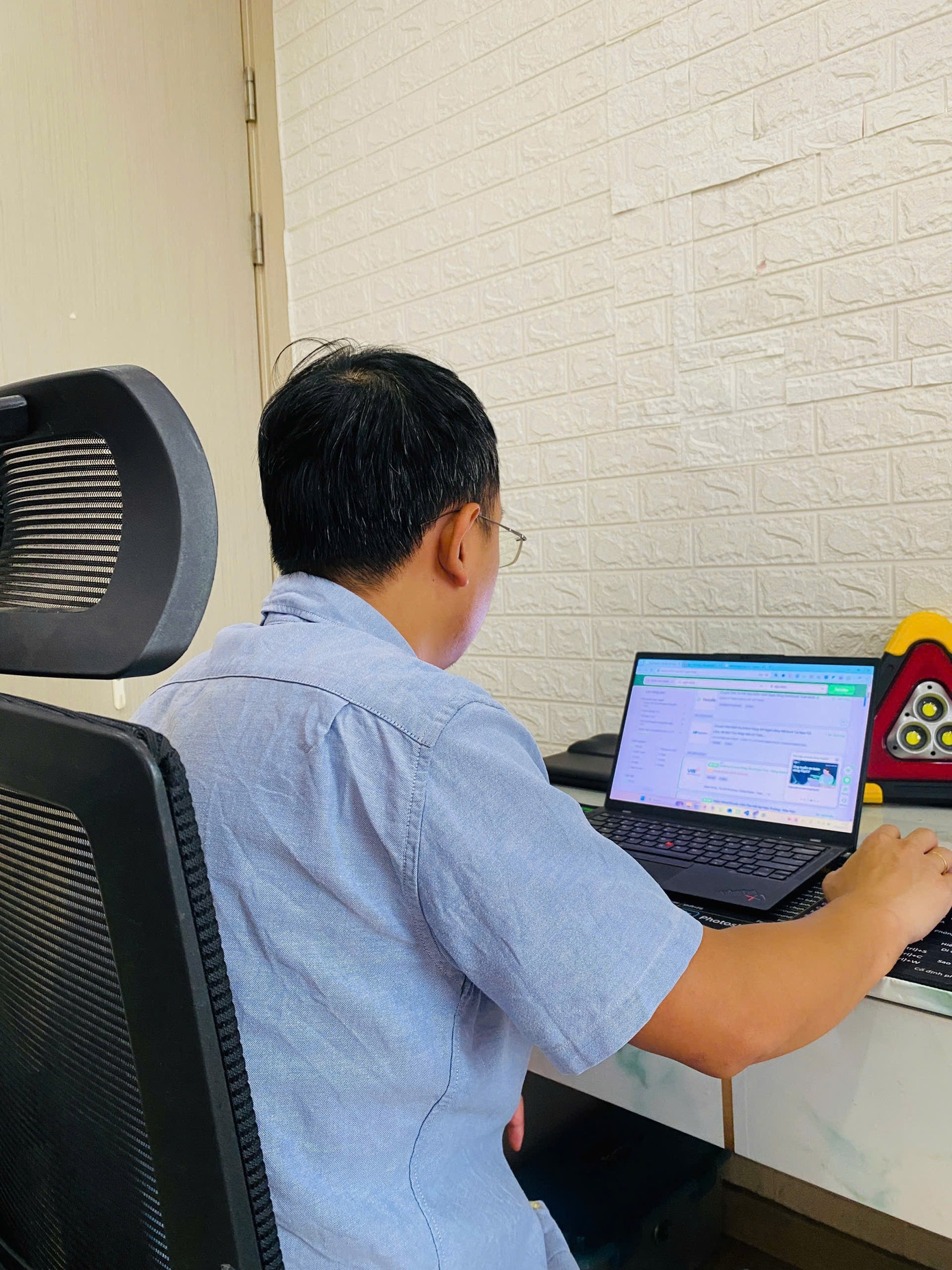 Anh Minh tham gia thêm một số khóa học để tích lũy kiến thức sau khi nghỉ việc.