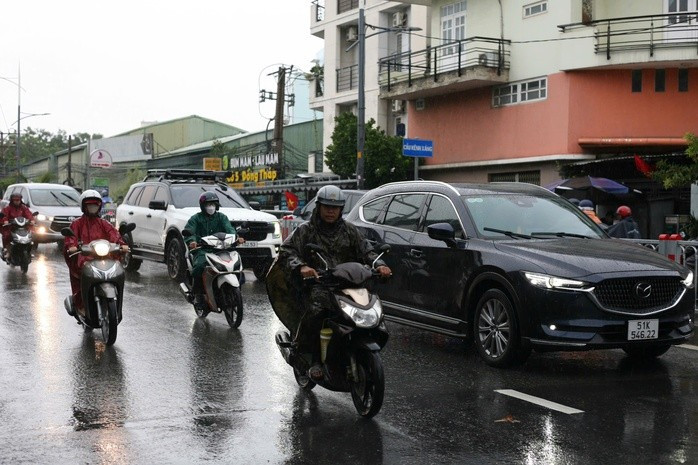 Khu vực phường Chánh Hưng mưa lớn khoảng 15 phút thì tạnh dần