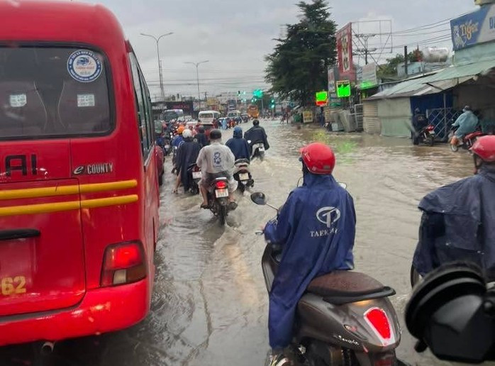 Một trận mưa ngập trước đó