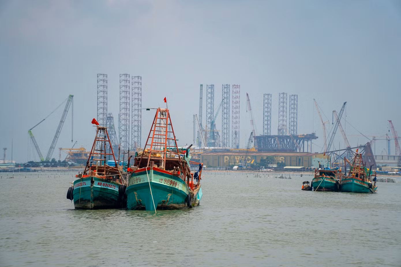 Cần Giờ và Bà Rịa - Vũng Tàu (cũ) là vùng có vị trí chiến lược về kinh tế biển, cảng, du lịch và giao thương. Tuy nhiên, hiện tại người dân muốn di chuyển giữa Vũng Tàu và Cần Giờ phải dùng phà di chuyển mất tới 35 phút.