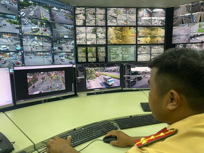 Hệ thống tiếp nhận dữ liệu từ camera AI.