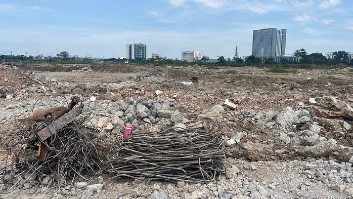 Khu đất 51,6 ha này nằm liền kề khu đất dự kiến xây dựng Trung tâm Chính trị hành chính tỉnh Đồng Nai (103,5 ha), cả hai đều là trọng điểm thu hồi mặt bằng của tỉnh trong thời gian qua.