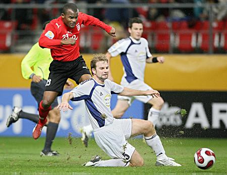 Auckland City (trắng) quá non nớt trước Al Ahly