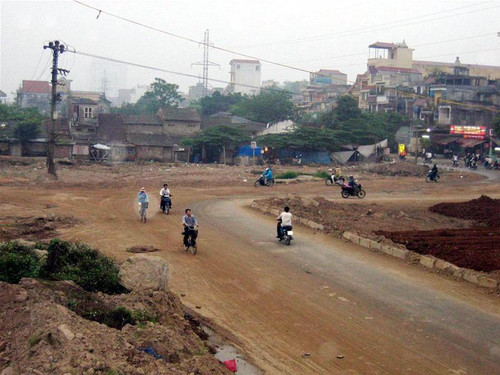 Liệu 30/4/2006 Hà Nội có GPMB được 100 hộ dân tổ 2, cụm NTL1 để đảm bảo tiến độ làm đường phục vụ APEC? Liệu 30/4/2006 Hà Nội có GPMB được 100 hộ dân tổ 2, cụm NTL1 để đảm bảo tiến độ làm đường phục vụ APEC?