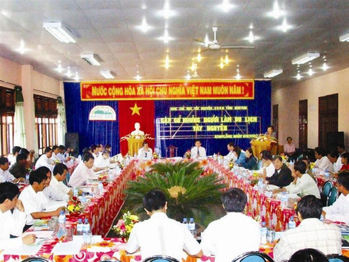 Quang cảnh buổi gặp gỡ các nhà làm du lịch Tây Nguyên năm 2008