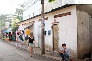 Đa số nhà cho công nhân và người lao động thuê tại TP HCM đều không đủ tiêu chuẩn mới của UBND TP. Ảnh: Dothi.net