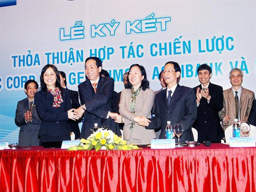 Lễ ký kết hợp tác chiến lược của CMC với Geleximco, Agribank và Bảo Việt Lễ ký kết hợp tác chiến lược của CMC với Geleximco, Agribank và Bảo Việt