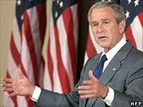 Tổng thống Bush nói Quốc Hội chớ bỏ lỡ một cơ hội lịch sử để cải tổ hệ thống di trú Hoa Kỳ Tổng thống Bush nói Quốc Hội chớ bỏ lỡ một cơ hội lịch sử để cải tổ hệ thống di trú Hoa Kỳ