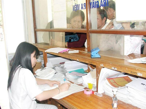 Bệnh nhân đến khám và điều trị tại Bệnh viện E