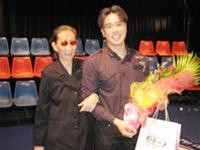 Tạ Đình Nhựt - nhân vật trong bài - và mẹ - Ảnh: T.K.