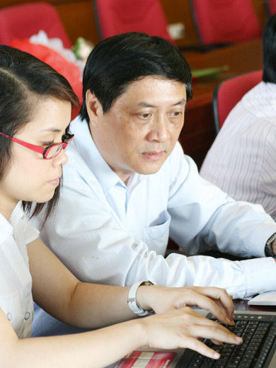 Thầy Nguyễn Quốc Bình – Hiệu trưởng Trường THPT Việt Đức, HN