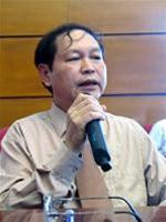 PGS.TS Ngô Đăng Tri đang giải đáp thắc mắc của bạn Hiểu Lưu