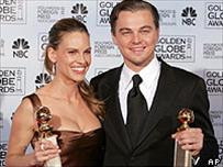 2 ngôi sao Swank và DiCaprio giành giải thưởng Nam, nữ diễn viên chính xuất sắc nhất 2 ngôi sao Swank và DiCaprio giành giải thưởng Nam, nữ diễn viên chính xuất sắc nhất