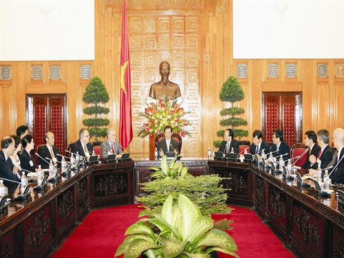 Thủ tướng Nguyễn Tấn Dũng tiếp Hiệp hội Russell 20-20 (Hoa Kỳ) do ông Carol Ege, Phó Chủ tịch Hiệp hội Russell 20-20, Phó Chủ tịch Quỹ đầu tư Russell (Quỹ đầu tư đa quản lý) dẫn đầu Ảnh: Đức Tám Thủ tướng Nguyễn Tấn Dũng tiếp Hiệp hội Russell 20-20 (Hoa Kỳ) do ông Carol Ege, Phó Chủ tịch Hiệp hội Russell 20-20, Phó Chủ tịch Quỹ đầu tư Russell (Quỹ đầu tư đa quản lý) dẫn đầu Ảnh: Đức Tám