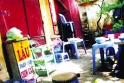 Khuôn viên của chùa Vĩnh Trù (quận Hoàn Kiếm) bị biến thành quán ăn.