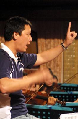 Nhạc trưởng Lê Phi Phi Nhạc trưởng Lê Phi Phi