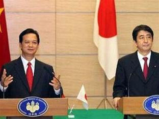 Thủ tướng Nguyễn Tấn Dũng và Thủ tướng Nhật Bản Shinzo Abe Ảnh: Reuters